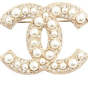 Meet your Posher, Adalgisa